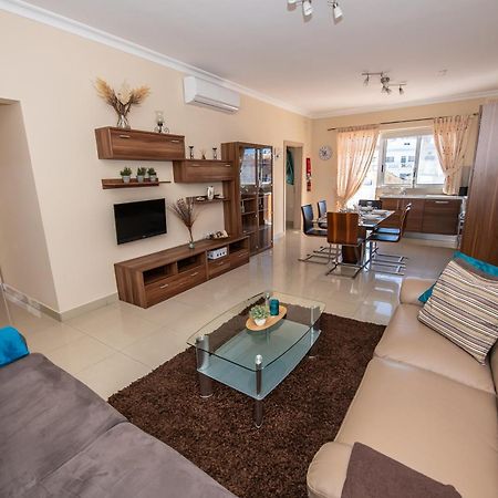 Апартаменты Francis Flats Modern Penthouse Меллиеха Экстерьер фото