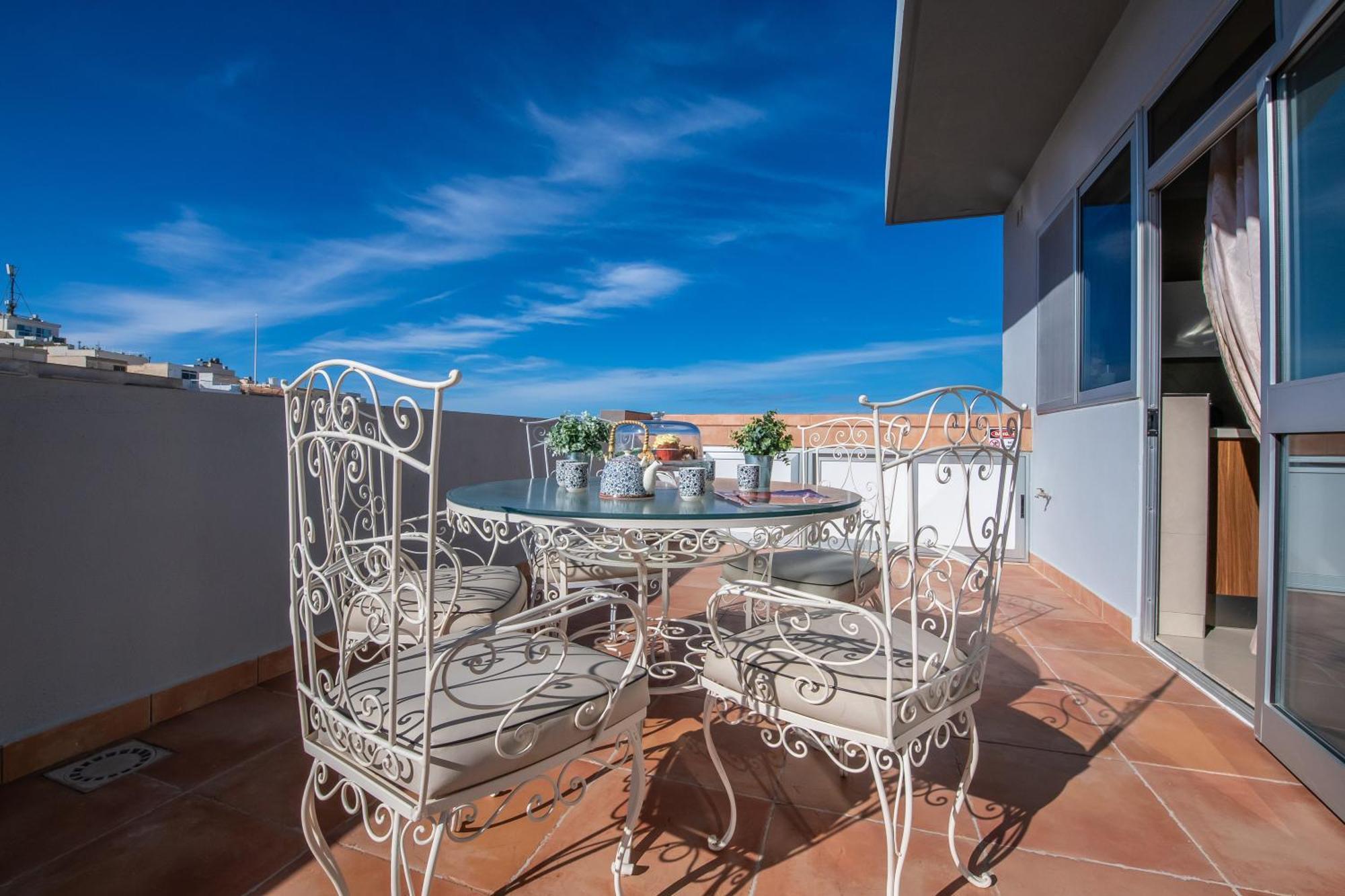 Апартаменты Francis Flats Modern Penthouse Меллиеха Экстерьер фото