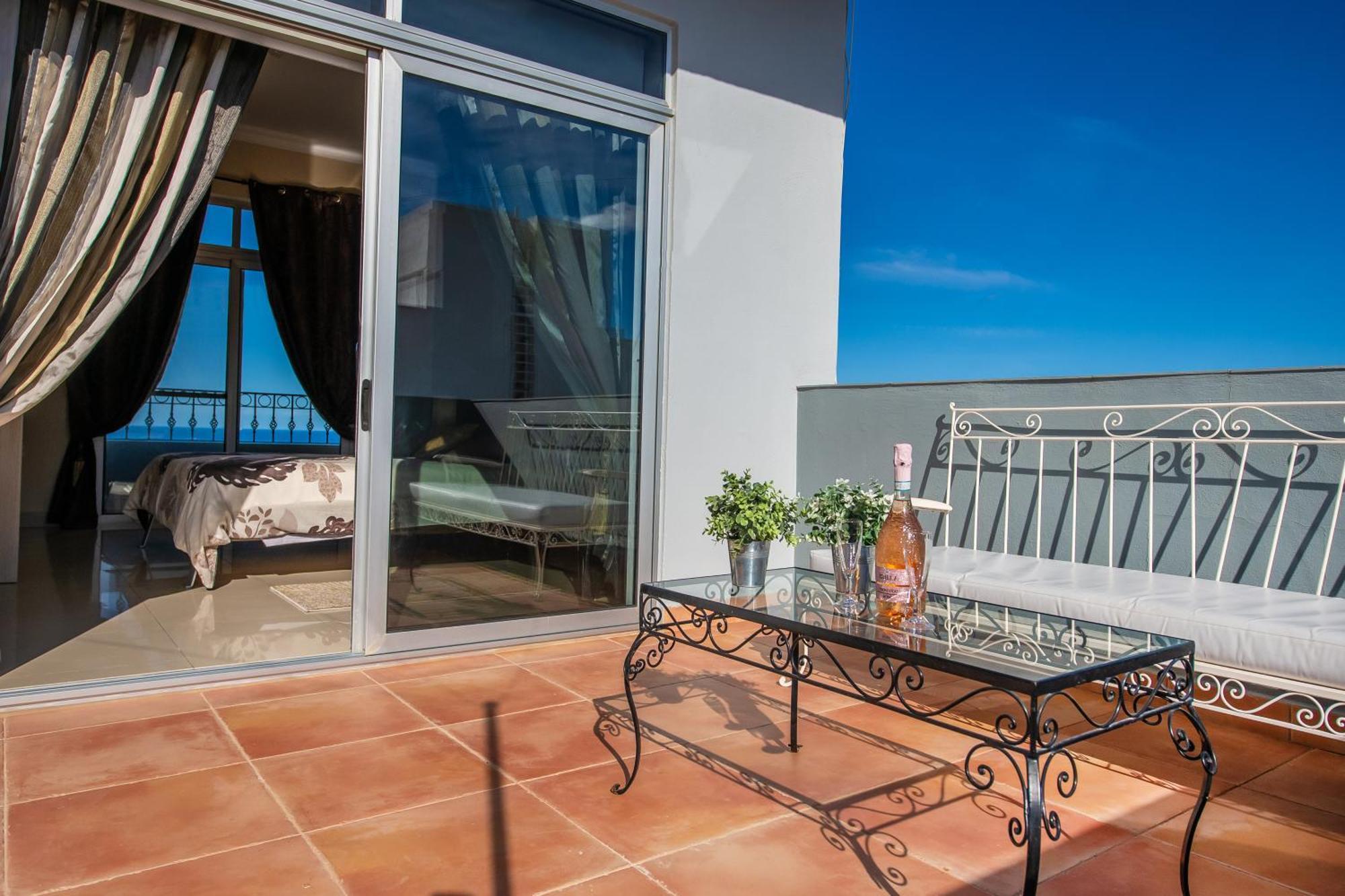 Апартаменты Francis Flats Modern Penthouse Меллиеха Экстерьер фото