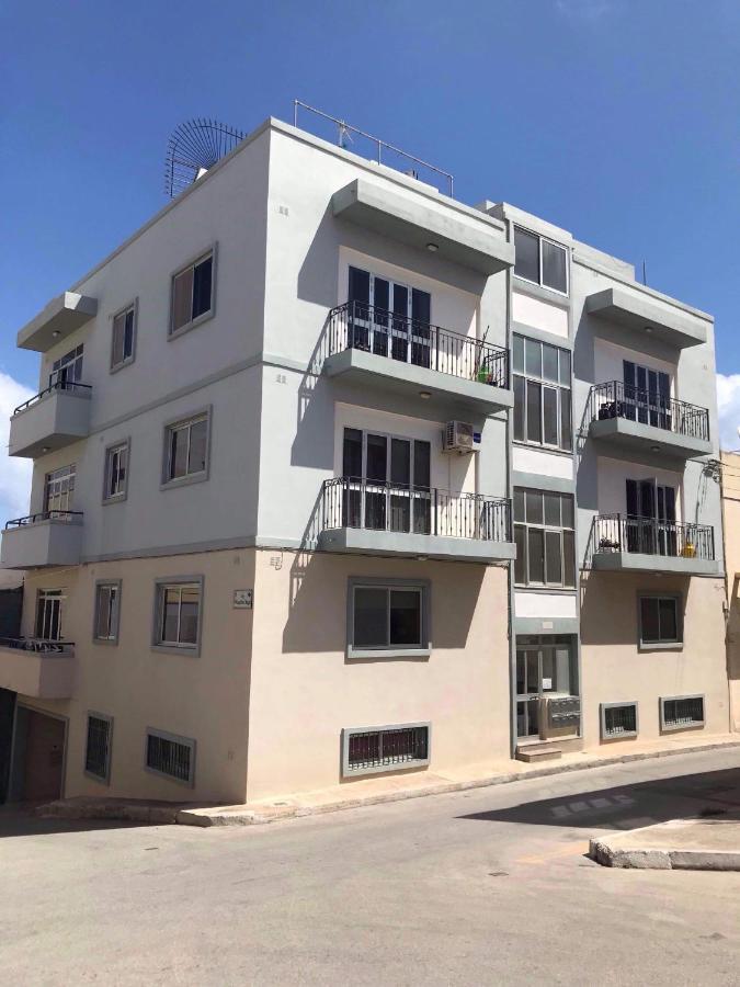 Апартаменты Francis Flats Modern Penthouse Меллиеха Экстерьер фото